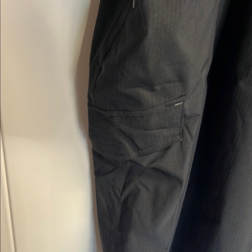 NWT Reebok Black Athletic Shorts with Elastic Waistband - Picture 8 of 9